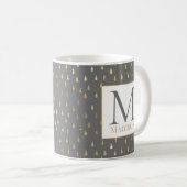 Gray Gold Raindrop Modern Trendy Monogram Kaffeetasse (VorderseiteRechts)