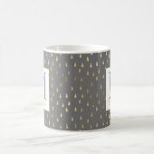 Gray Gold Raindrop Modern Trendy Monogram Kaffeetasse (Mittel)