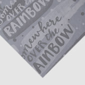 GRAY IRGENDWO ÜBER DEM RAINBOW SEIDENPAPIER (Ausschnitt)