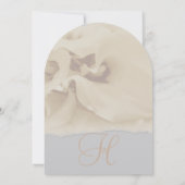 Gray Ivory Calla Lily Floral Wedding Einladung (Rückseite)