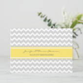 Gray Lemon Zickzack Just Married Announcards Ankündigung (Stehend Vorderseite)