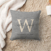 Gray Linen Ivory Monogram Wedding Keepake Kissen (Decke)