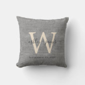 Gray Linen Ivory Monogram Wedding Keepake Kissen (Vorderseite)