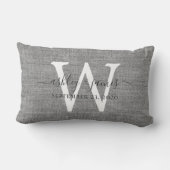 Gray Linen White Monogram Wedding Keepake Lendenkissen (Rückseite)