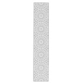 Gray Mandala Geometric Pattern Mittelgroßer Tischläufer (Vorderseite)