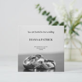Gray Modern Wedding Einladung (Stehend Vorderseite)