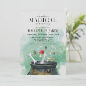 Gray Potions & Zaubers Hexen Cauldron Halloween Einladung (Stehend Vorderseite)