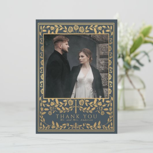 Gray Royal Medieval Sword Wedding Dankeskarte (Stehend Vorderseite)