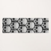 Gray Skull Pattern – Minimal Gothic Design Yogamatte (Rückseite (Horizontal))