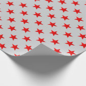Gray Sky Bright Red Stars Geschenkpapier (Ecke)