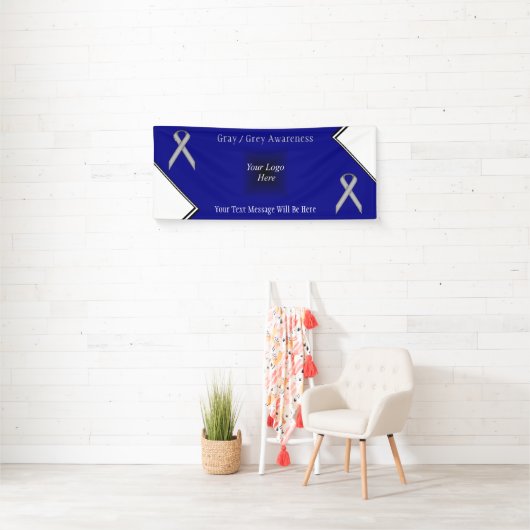 Gray Standard Ribbon von Kenneth Yoncich Banner (Insitu)