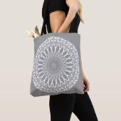 Gray Stone Tristyns Mandala Tasche (Von Nahem)