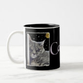 Gray Striped Kitty Art "Catnap" Zweifarbige Tasse (Links)