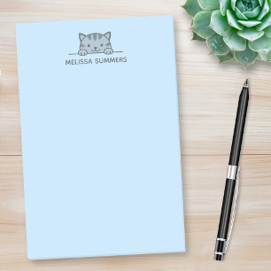 Gray Tabby Cat Peeking über Individuelle Name Blue Post-it Klebezettel