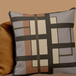 Gray Taupe Dark Brown & Beige Geometric Design Kissen<br><div class="desc">Moderne Kissen mit grauem Taupe und dunkelbraunem geometrischem Muster mit beigen und sienna-orangefarbenen Akzenten. Dieses moderne, abstrakte geometrische Design baut auf Kombinationen aus wiederholten Rechtecken auf, die sich überlagern und zu einem interessanten künstlerischen Muster zusammenfügen. Ein modernes, neutrales dekoratives Kissen für Ihr Schlafzimmer oder Ihren Lieblingsstuhl, ein stilvolles, neutrales Kissen...</div>