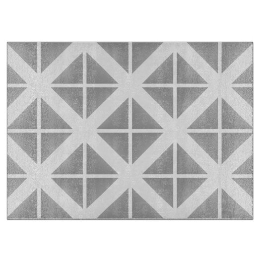 Gray Trendy Triangle Pattern Schneidebrett (Vorderseite)