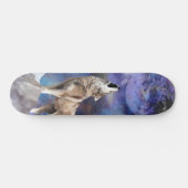 Gray Wolf Howling auf dem Mond Skate Deck Skateboard (Horizontal)