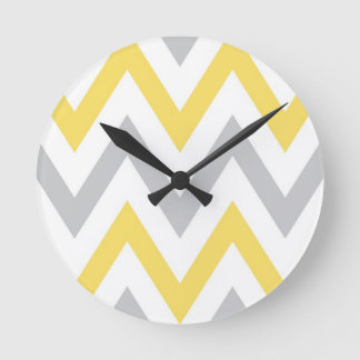 Gray & Yellow Chevron Runde Wanduhr