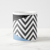 Gray Zigzag, grau Zickzack, Zigzag Muster, blau Jumbo-Tasse (Vorderseite)
