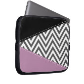 Gray Zigzag, grau Zickzack, Zigzag Muster, Lila Laptopschutzhülle (Vorne Rechts)
