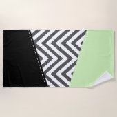 Gray Zigzag, grau Zickzack, Zigzag Muster, Minze Strandtuch (Vorderseite)