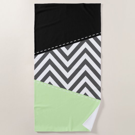 Gray Zigzag, grau Zickzack, Zigzag Muster, Minze Strandtuch (Vorderseite)
