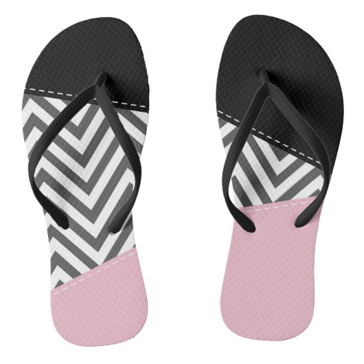 Gray Zigzag, Gray Chevron, Zigzag Pattern, Pink Badesandalen (Fußbett)
