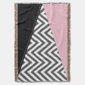 Gray Zigzag, Gray Chevron, Zigzag Pattern, Pink Decke (Vorderseite Vertikal)