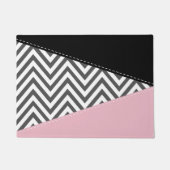 Gray Zigzag, Gray Chevron, Zigzag Pattern, Pink Fußmatte (Vorderseite)