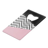 Gray Zigzag, Gray Chevron, Zigzag Pattern, Pink Geldbeutel Flaschenöffner (Rückseite Schrägansicht)