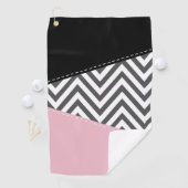 Gray Zigzag, Gray Chevron, Zigzag Pattern, Pink Golfhandtuch (Insitu)