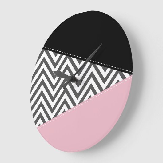 Gray Zigzag, Gray Chevron, Zigzag Pattern, Pink Große Wanduhr (Winkel)