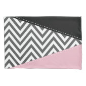 Gray Zigzag, Gray Chevron, Zigzag Pattern, Pink Kissenbezug (Vorderseite)