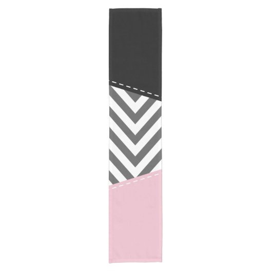 Gray Zigzag, Gray Chevron, Zigzag Pattern, Pink Kurzer Tischläufer (Vorderseite)