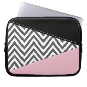 Gray Zigzag, Gray Chevron, Zigzag Pattern, Pink Laptopschutzhülle (Vorderseite)
