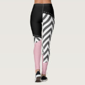 Gray Zigzag, Gray Chevron, Zigzag Pattern, Pink Leggings (Rückseite)