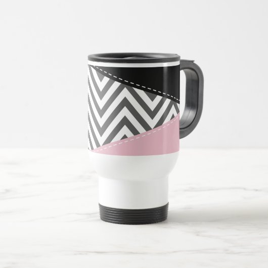 Gray Zigzag, Gray Chevron, Zigzag Pattern, Pink Reisebecher (VorderseiteRechts)
