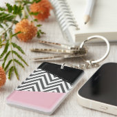 Gray Zigzag, Gray Chevron, Zigzag Pattern, Pink Schlüsselanhänger (Vorderseite rechts)