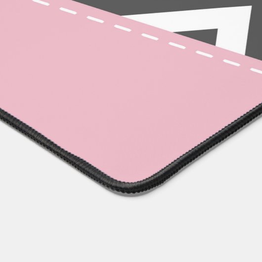 Gray Zigzag, Gray Chevron, Zigzag Pattern, Pink Schreibtischunterlage (Ecke)