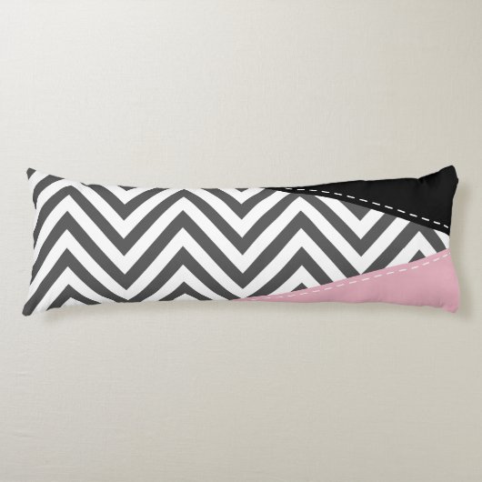 Gray Zigzag, Gray Chevron, Zigzag Pattern, Pink Seitenschläferkissen (Vorderseite)