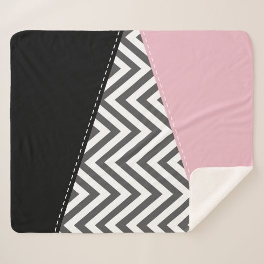 Gray Zigzag, Gray Chevron, Zigzag Pattern, Pink Sherpadecke (Vorderseite (Horizontal))
