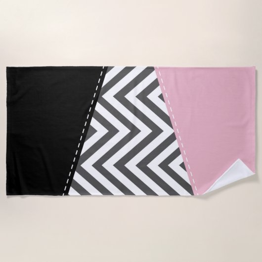 Gray Zigzag, Gray Chevron, Zigzag Pattern, Pink Strandtuch (Vorderseite)