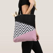 Gray Zigzag, Gray Chevron, Zigzag Pattern, Pink Tasche (Von Nahem)