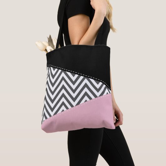 Gray Zigzag, Gray Chevron, Zigzag Pattern, Pink Tasche (Von Nahem)
