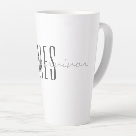 Grays, Monogram, Script i'm a Überlebende 17oz Milchtasse (Rechte Ecke)