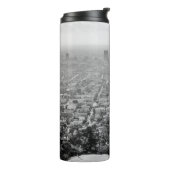 GRAYSCALE AERIAL FOTO CITY THERMOSBECHER (Nach links gedreht)