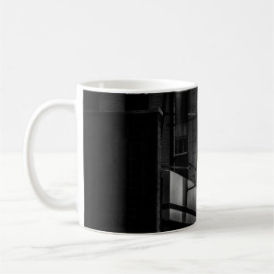 GRAYSCALE FOTO DER PEARL DINER IN DER STADT KAFFEETASSE