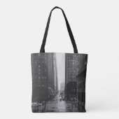 GRAYSCALE FOTO DER STADTSTRASSE TASCHE (Rückseite)