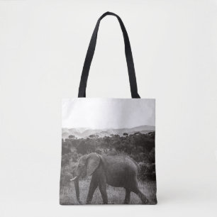 GRAYSCALE FOTO VON GRAUELEFANT IN DER NÄHE VON BÄU TASCHE