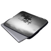 GRAYSCALE FOTO VON ZWEI ROW BOOTEN LAPTOPSCHUTZHÜLLE (Vorne Knopf)